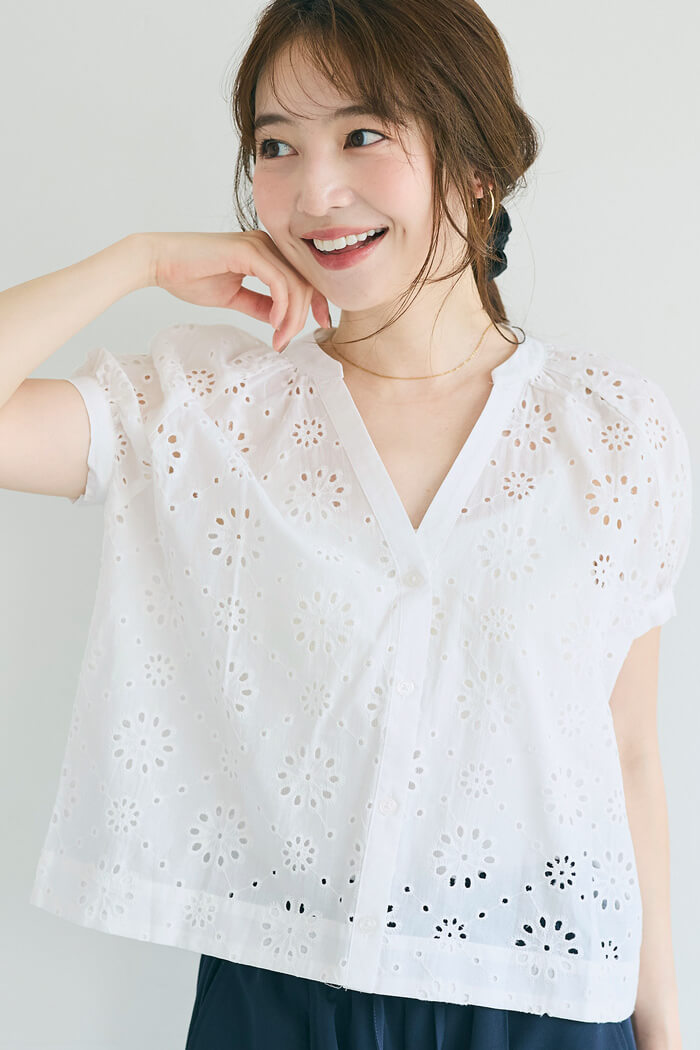 セール☆2490円→1490円 コットンパンチングレース半袖ブラウス