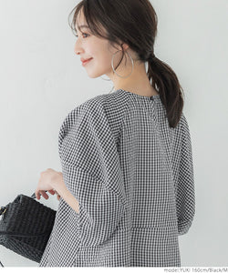 Blouse ladies gingham check crew neck A line lantern sleeve volume sleeve flare short sleeve no mail delivery 23ss coca coca