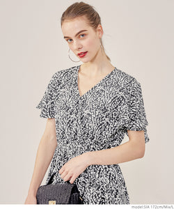 One Piece Women's Cache-coeur Total Pattern V-Neck Gathered A-Line Ruffle Flare Monotone Waist Rubber Pattern Short Sleeve No Mail Delivery 23ss coca Coca