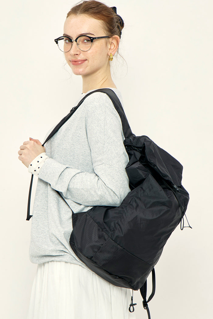 軽量ポケッタブルバックパック